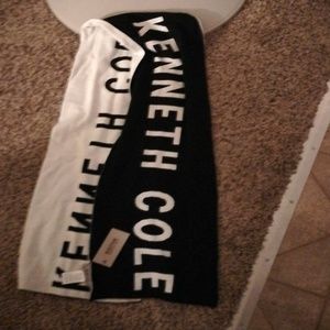 White and black Kenneth Cole scarf